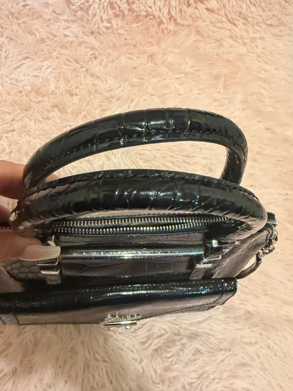 Guess purse